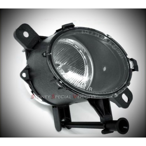 VF COMMODORE SS / SV6 / SSV DRIVING / FOG LIGHT - RIGHT HAND